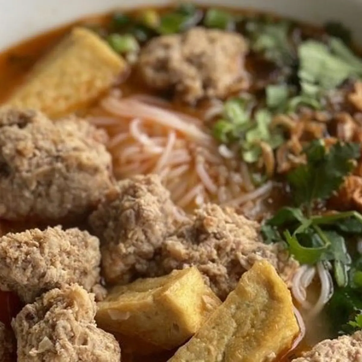 bún riêu 番茄蝦蟹醬豬血豆腐粉絲湯